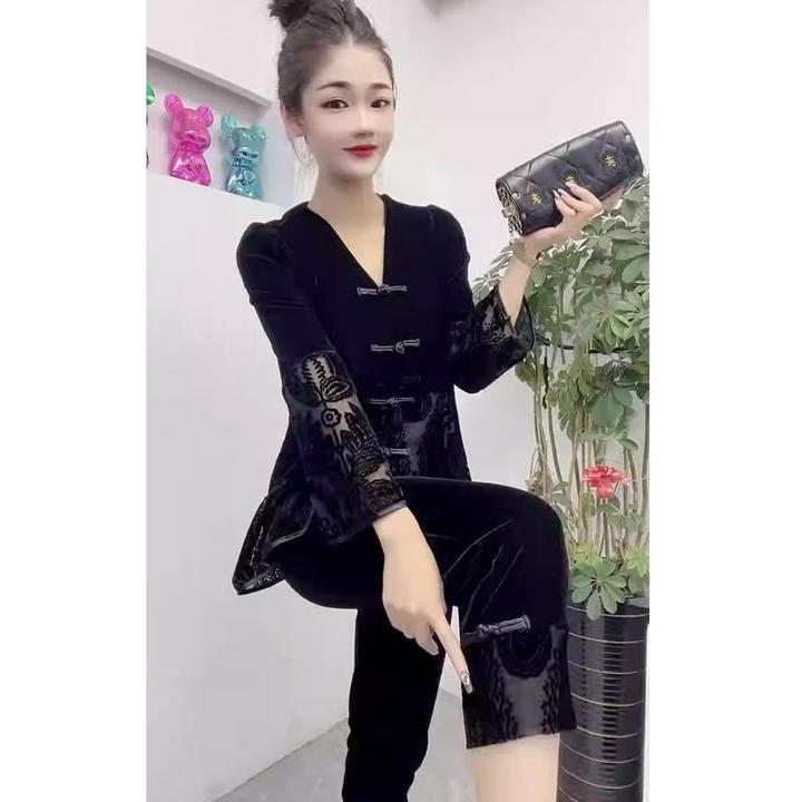 新中式金丝绒套装女秋季新款国风修身上衣镂空裤子时尚穿搭两件套