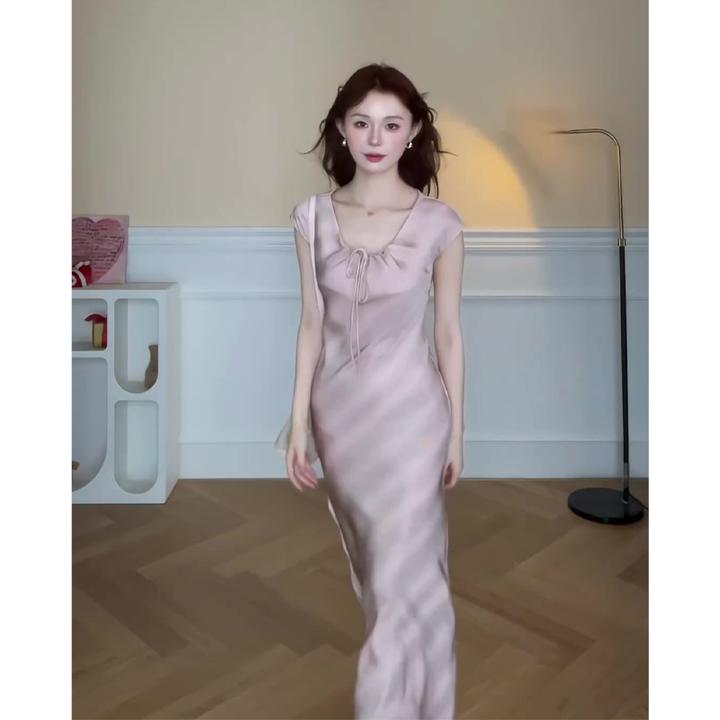 连衣裙2025夏季新款法式气质u领设计感收腰显瘦小飞袖中长款裙子