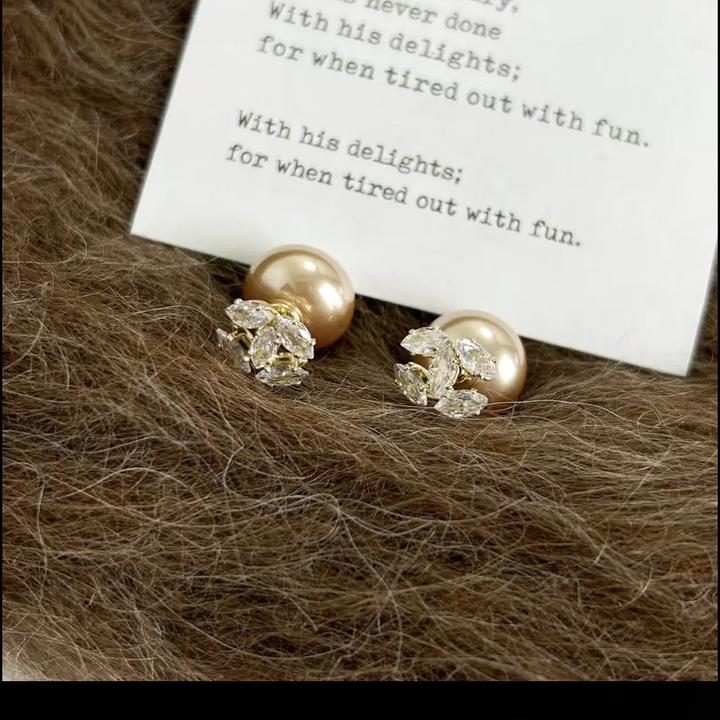 铜合金仿珍珠耳饰 美拉德小香风几何图案银色耳环法式气质百搭饰