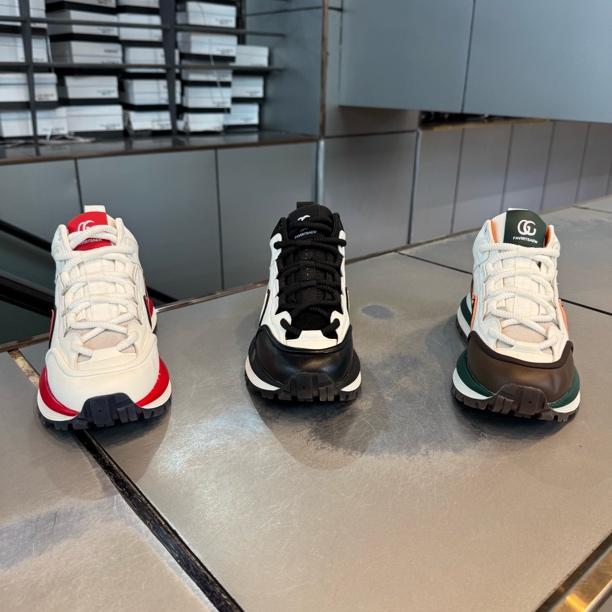 秋冬新款休闲厚底防滑运动潮流百搭中帮韩版增高男潮鞋