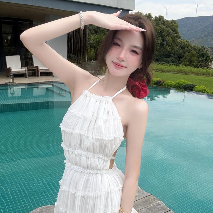 法式沙滩连衣裙夏季纯欲甜美气质白色蕾丝露背长裙小众夏季性感裙