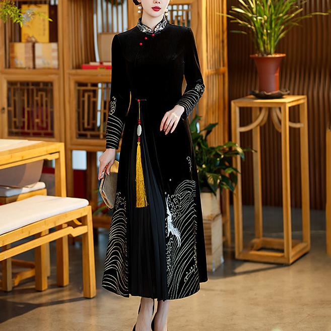 绣花黑色丝绒国风新中式秋季长袖改良旗袍女高级感复古连衣裙秋冬