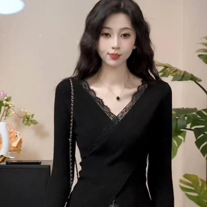 蕾丝拼接v领长袖针织衫女秋冬新款设计感修身显瘦内搭打底衫上衣