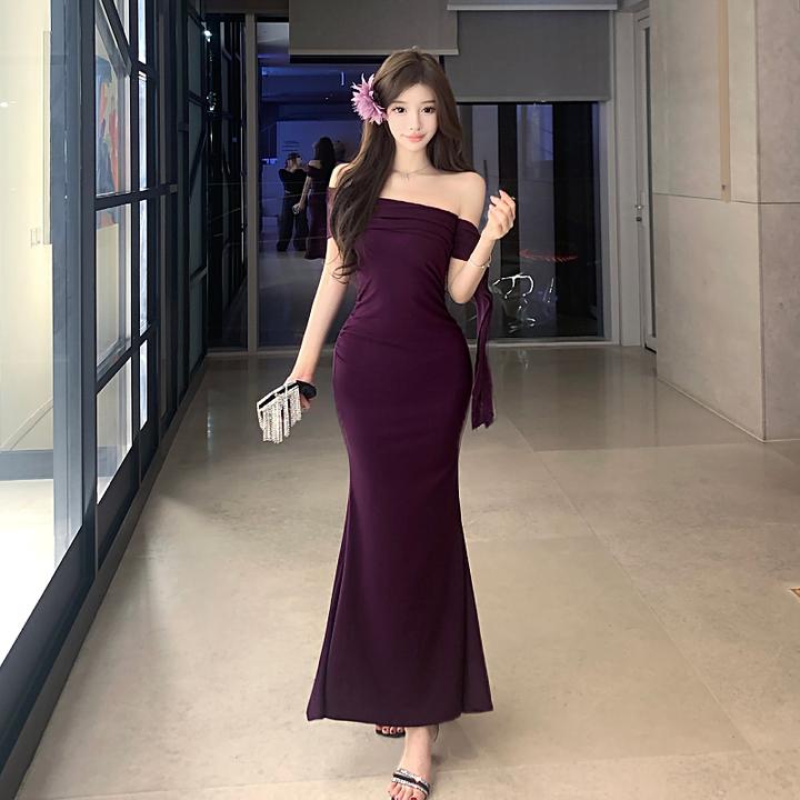 法式纯欲风辣妹性感一字肩连衣裙女夏季新款轻熟修身显瘦包臀长裙
