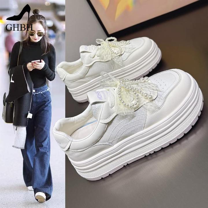 网面透气小白鞋女厚底增高2025春夏季新款蝴蝶结串珠轻便休闲板鞋