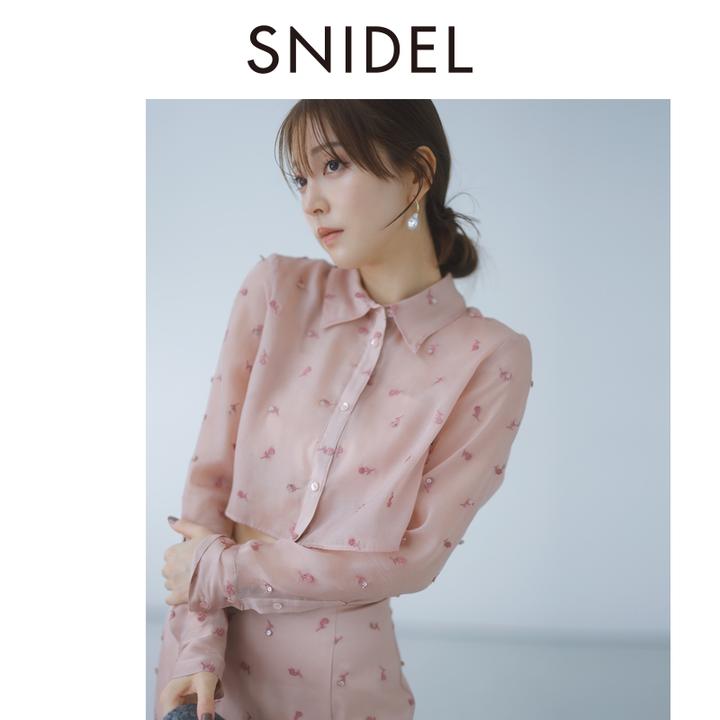 SNIDEL秋冬款甜美小花刺绣翻领微透露腰雪纺衬衫SWFB244152