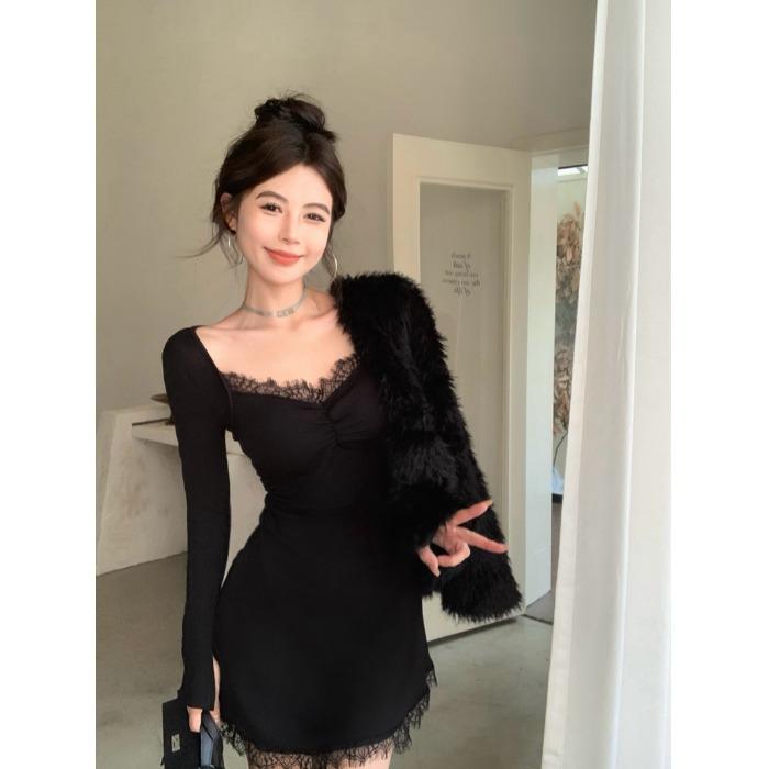 纯欲性感辣妹黑色蕾丝花边连衣裙女秋冬带胸垫方领褶皱磨毛短裙