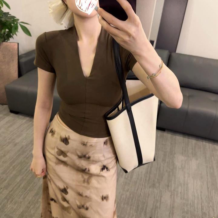 夏季欧若风时尚上衣半身裙套装显瘦气质v领性感百搭