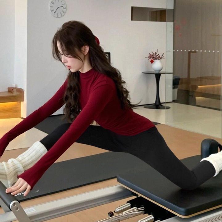 瑜伽服套装女2025新款新年红色普拉提运动长袖巨好看的健身服上衣