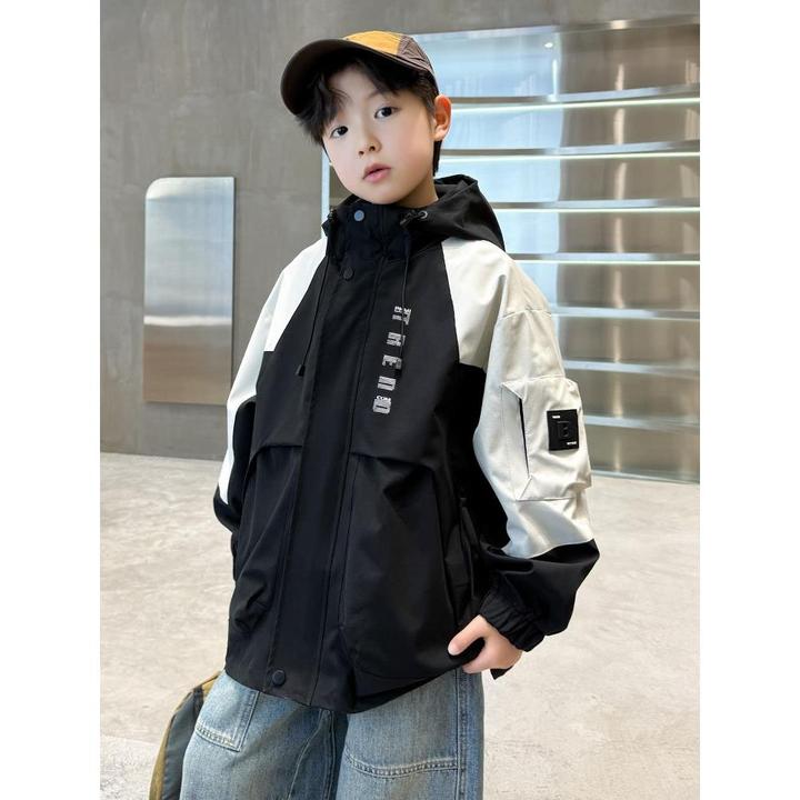 男童春装外套2025新款潮儿童户外冲锋衣春秋款中大童连帽风衣炸街