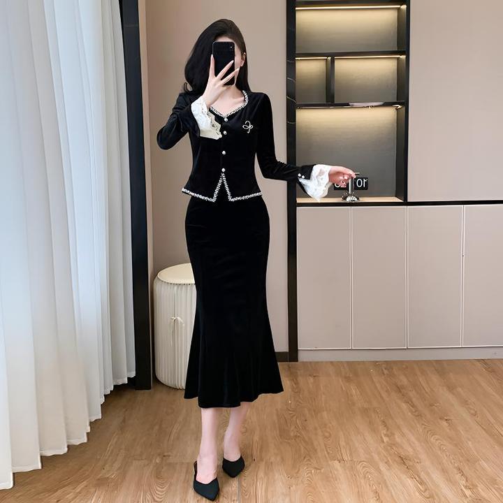 秋冬新款小香风方领钉珠重工花边气质上衣胸针鱼尾半身裙两件套装