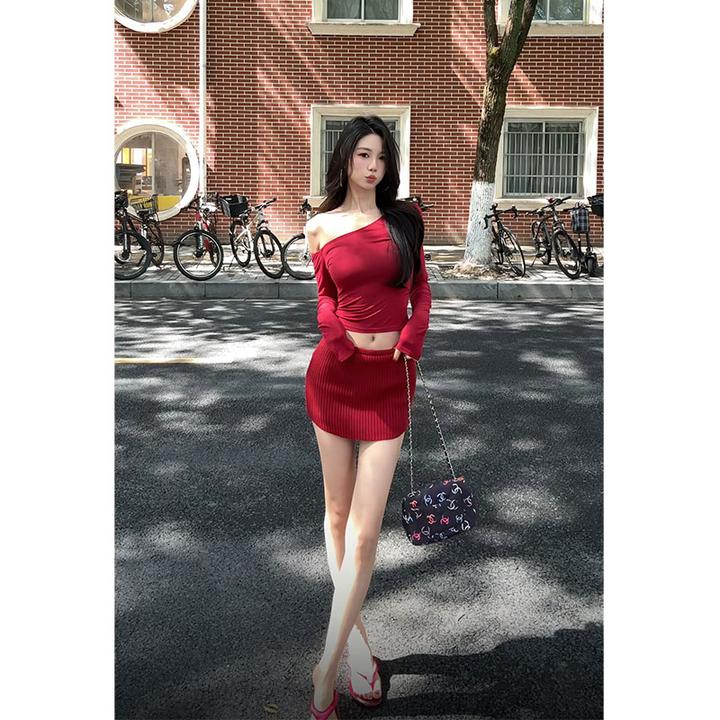 【致幻浪漫】性感斜肩设计印花长袖T恤女纯欲辣妹上衣针织包臀短裙