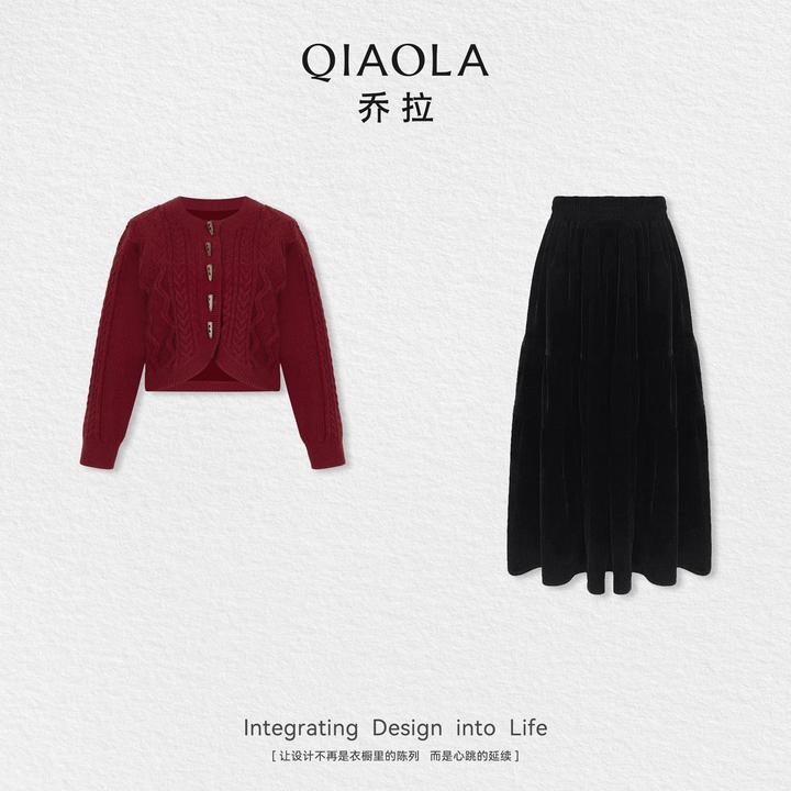 QIAOLA/乔拉【小情结】秋冬款螺纹北极绒单排扣丝绒压褶时尚套装