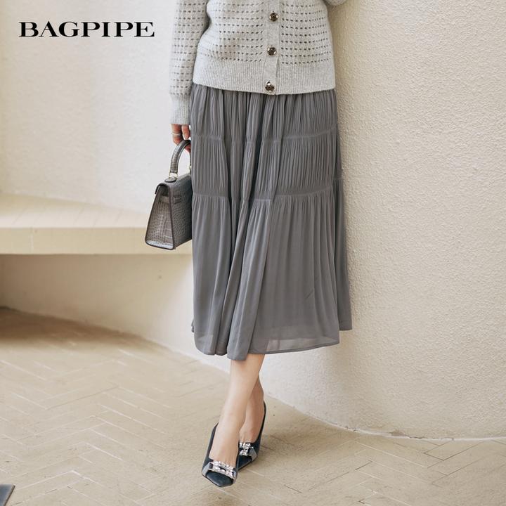 风笛2025秋季新款复古简约温柔风垂感纯色松紧腰长裙蛋糕裙半身裙