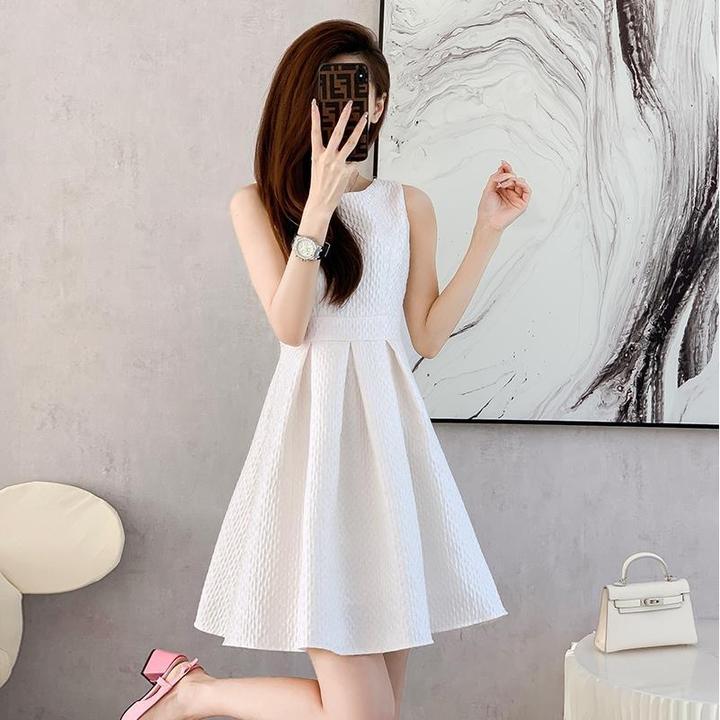 白色连衣裙女腰带2025新款夏高级感成人小个子吊带背心a字短裙子
