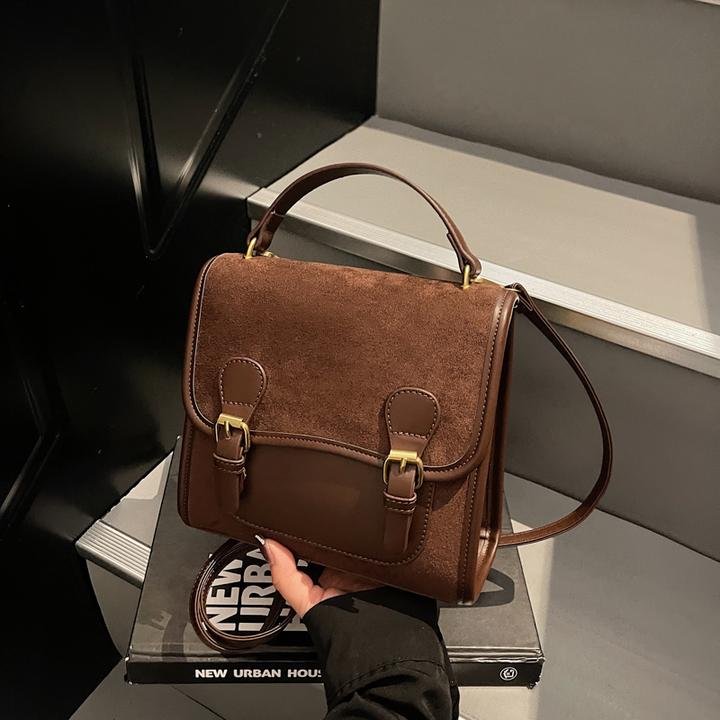 今年流行秋冬复古质感双肩包包女2025新款潮时尚百搭通勤上班背包