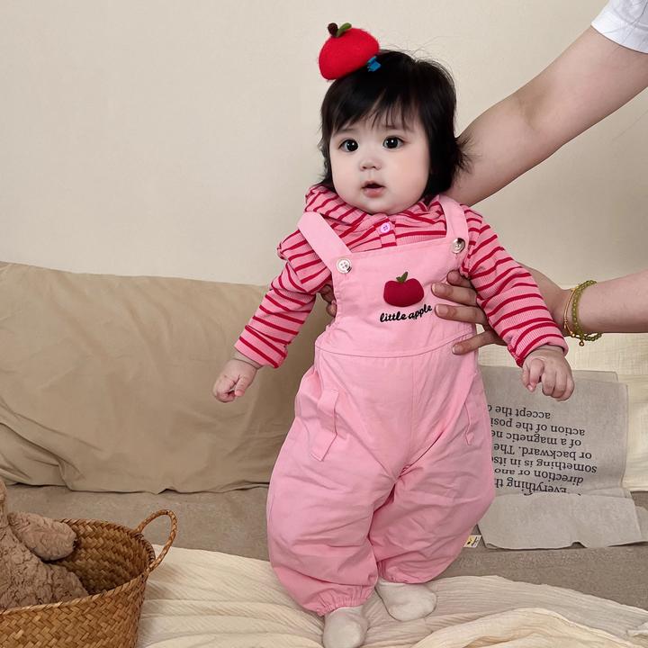 婴儿衣服秋季洋气小套装女童韩系连帽长袖背带裤两件套宝宝秋装