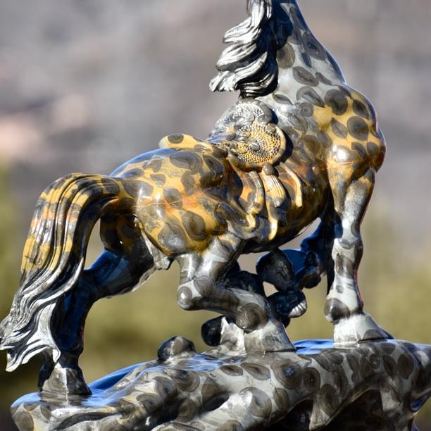 马到成功•太行山富贵金钱石