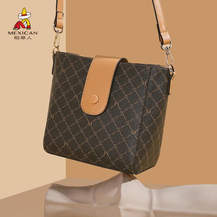 稻草人包包女时尚水桶包背包休闲单肩包百搭斜挎包通勤女包送礼物