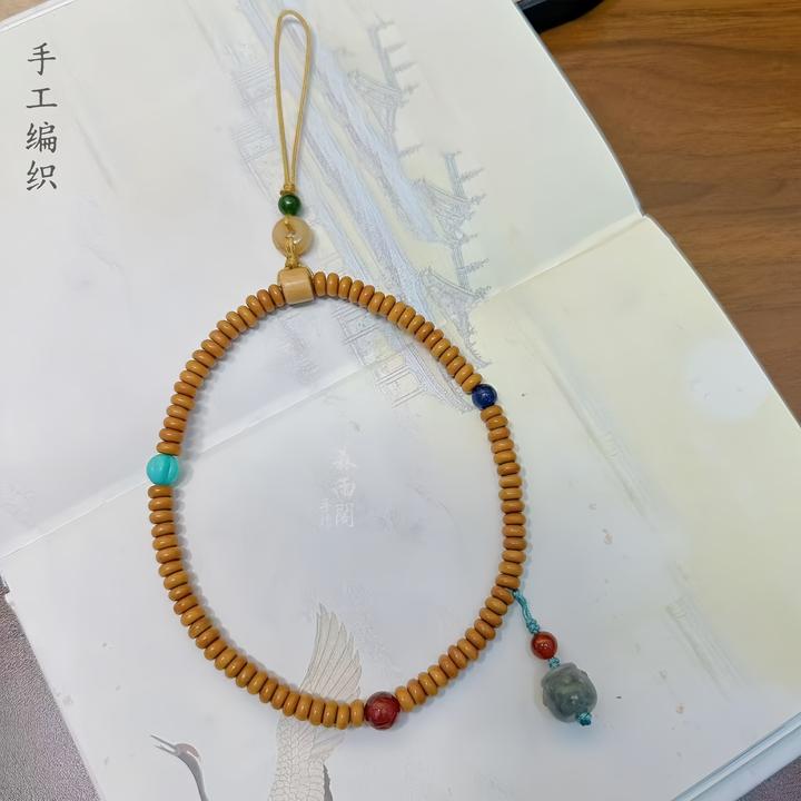 2025年蛇年时尚手腕款观自在潮流手机链送女友礼物手机橄垫片挂饰