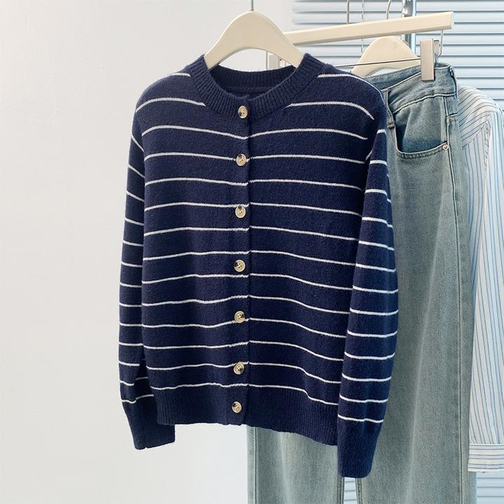 叠穿毛衣外套韩系时尚高级感撞色条纹穿搭圆领长袖针织衫开衫女式