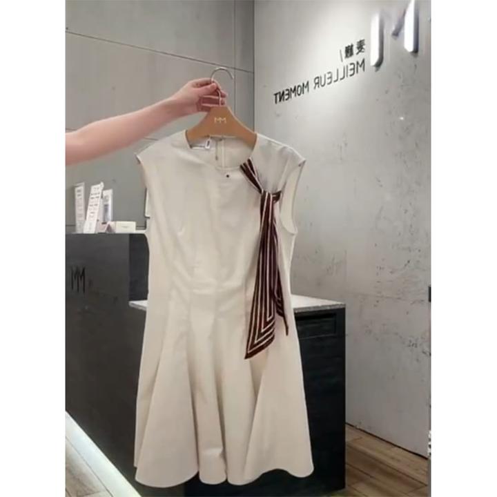 2025春季新款修身显瘦气质时尚高级设计感领带收腰A字无袖连衣裙