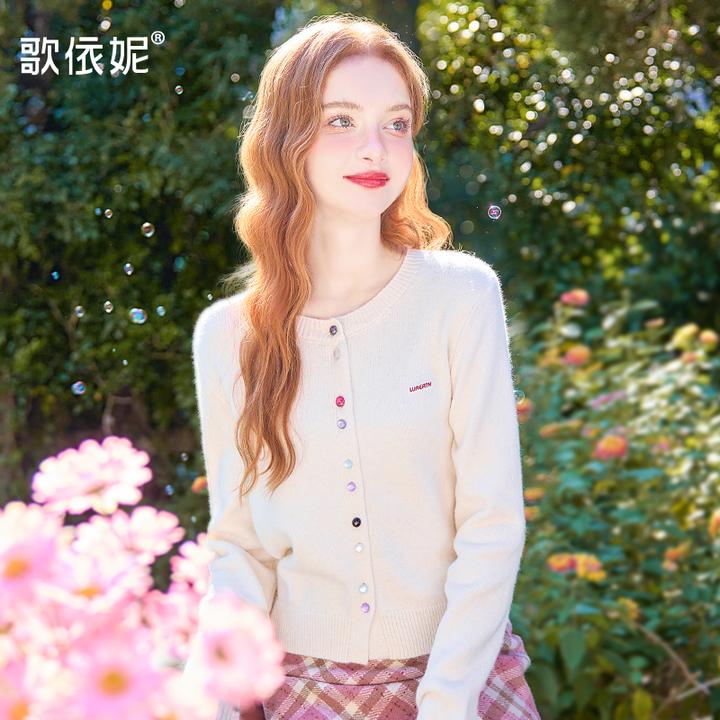 歌依妮秋冬新款女甜美圆领毛绒加厚小个子彩色钮扣毛衣针织衫上衣