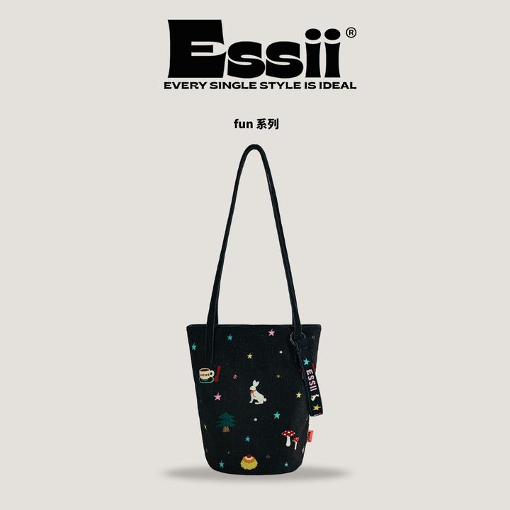 完美款款童话镇插画新款印花百搭时尚单肩斜挎加长水桶帆布包女款