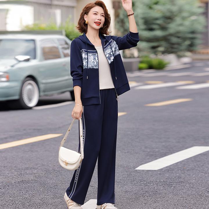 年轻妈妈秋装休闲运动服套装女2025新款中老年春秋季外套洋气上衣
