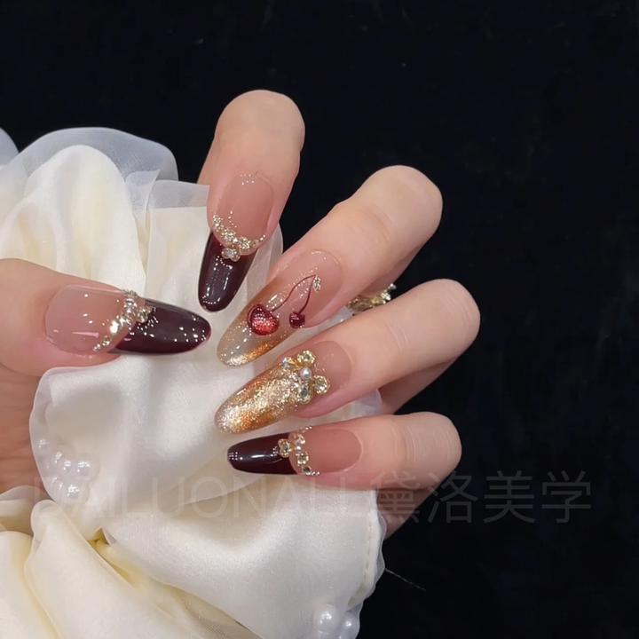 【圣诞红樱桃】K9锆石钻琥珀立体樱桃秋冬新款红色法式可拆卸穿戴甲