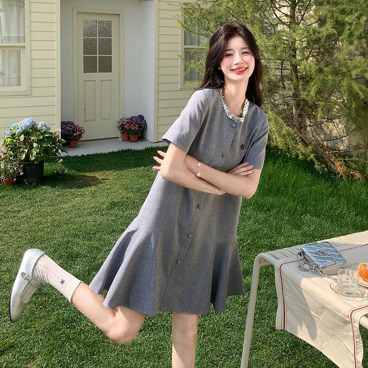 灰色圆领亮片领口高级感气质小香风连衣裙女短款夏季新款A字裙子