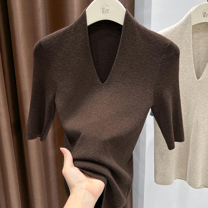 咖色新款V领五分袖打底上衣2025秋季设计感时尚洋气百搭针织小衫