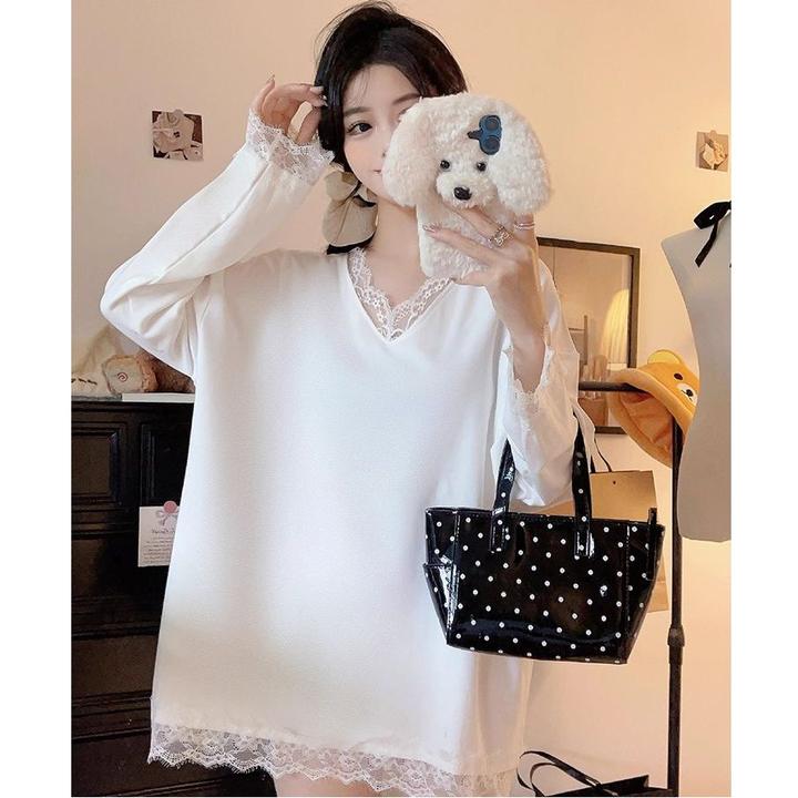 甜辣妹白色V领内搭打底衫女春秋蕾丝花边韩系宽松设计感纯欲上衣