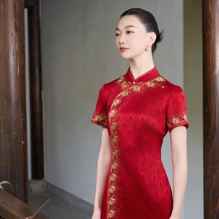 朱紫褕170381凤翎金羽酒红色重工刺绣旗袍中式婚礼妈妈装新娘旗袍