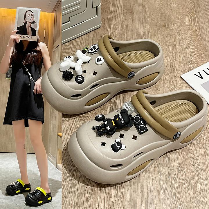 夏季女款包头拖外穿厚底休闲网红爆款洞洞鞋学生白色小煤球凉拖女