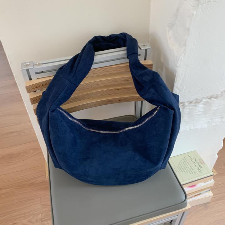 复古简约时尚潮流单肩斜挎包2025秋季新款饺子包女士大容量通勤包