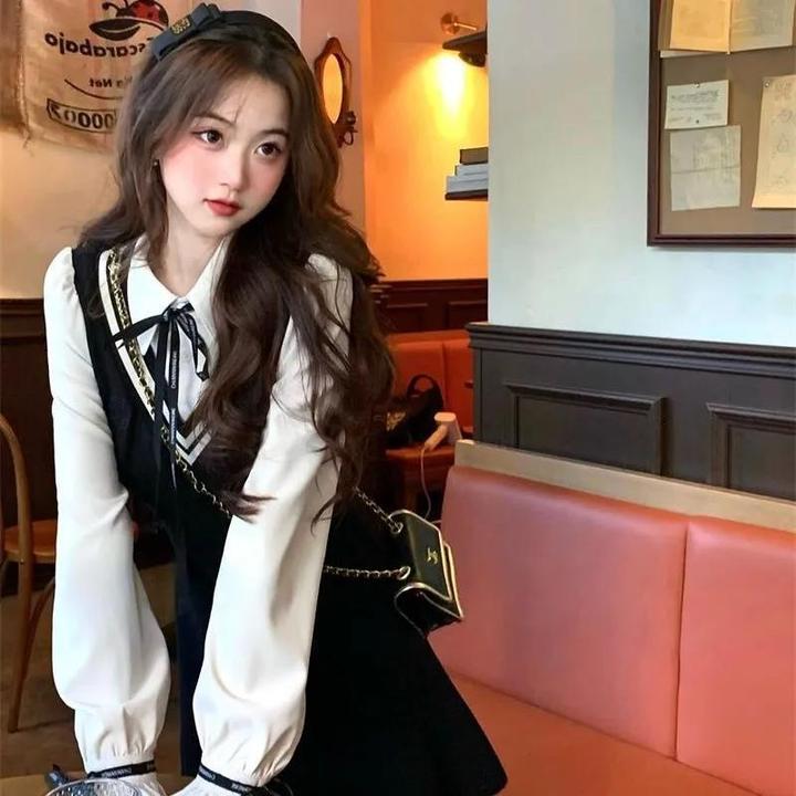 秋冬甜欲假两件连衣裙裙子女针织新款白色气质领洋气蝴蝶结字短裙