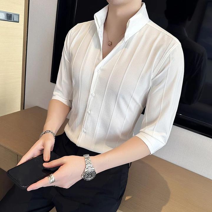 男士中袖衬衫2023新款高级感痞帅v领夏季七分袖商务条纹衬衣短袖