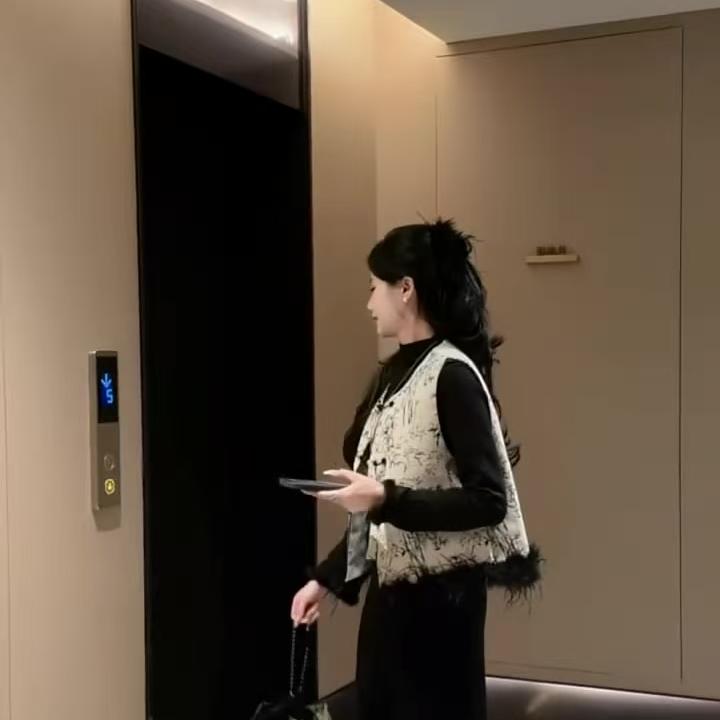 2025秋冬新款改良新中式保暖打底衫盘扣夹棉马甲半身裙气质三件套