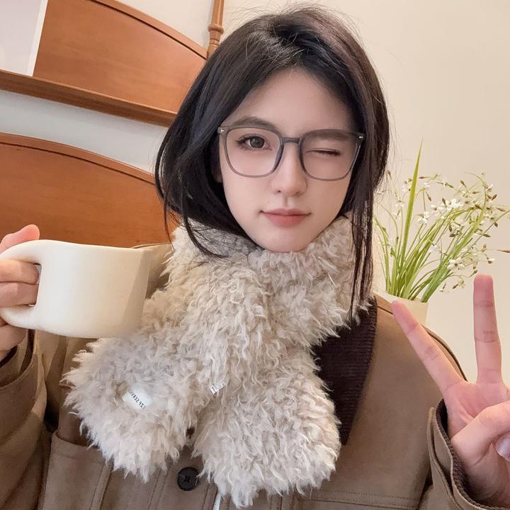 纯色高级感毛毛围脖女冬季新款韩版毛绒绒交叉围巾保暖护颈
