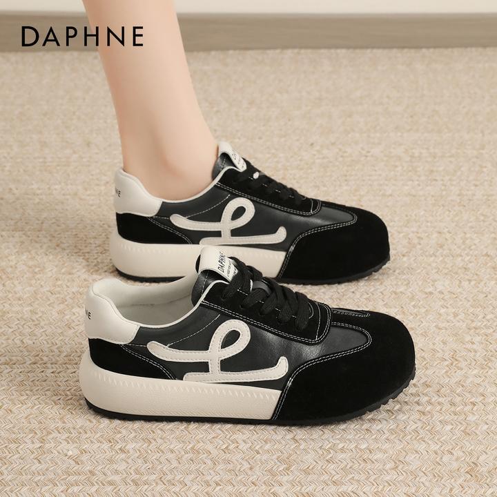 达芙妮休闲板鞋女秋季2025新款黑色百搭舒服不累脚厚底德训鞋学生