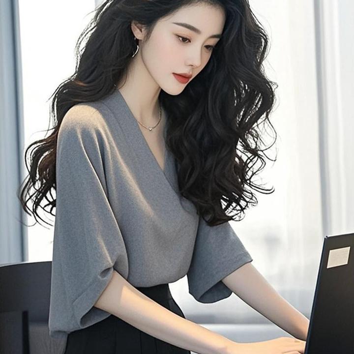 大码韩版洋气减龄灰色V领短袖t恤女夏季新款通勤百搭时尚显瘦上衣