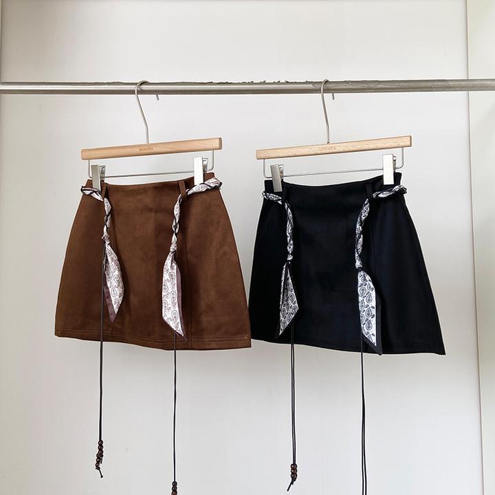 复古美拉德风鹿皮绒半身裙女2025秋季新款设计感高腰显瘦a字短裙