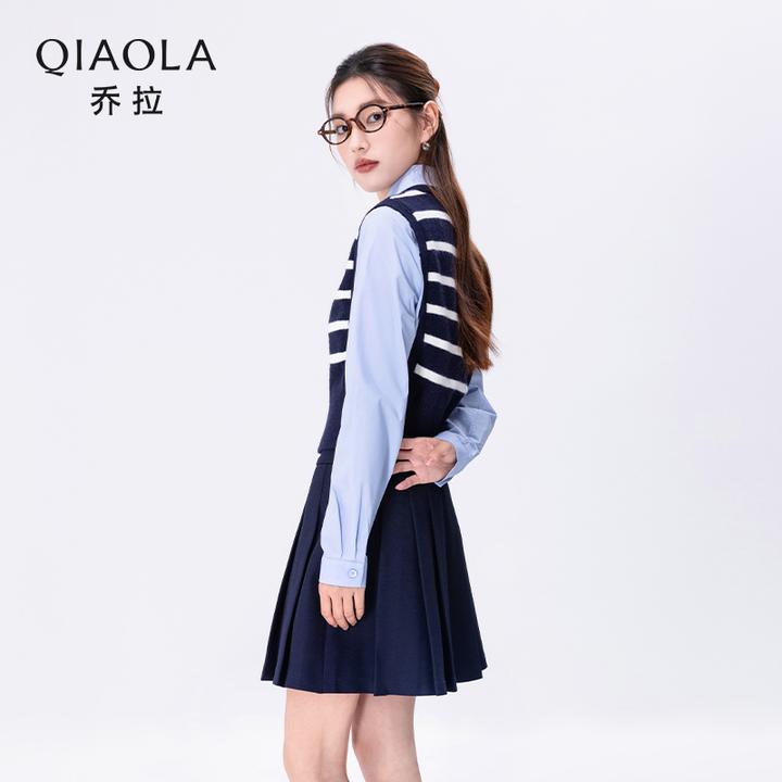 QIAOLA/乔拉【返校日记】秋季北极绒翻领假两件学院风百褶套装预售