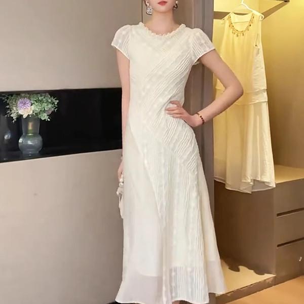 法式温柔风蕾丝拼接白色连衣裙女2025夏季新款气质修身显瘦长裙子