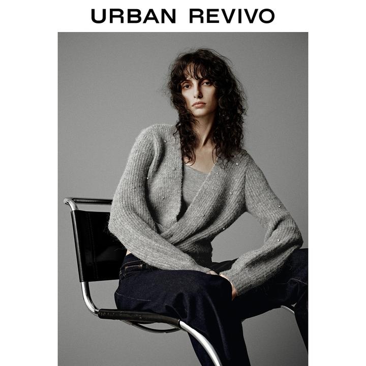 UR2025秋季新款女装简约格雷系钉珠装饰扭结针织衫UWG950218