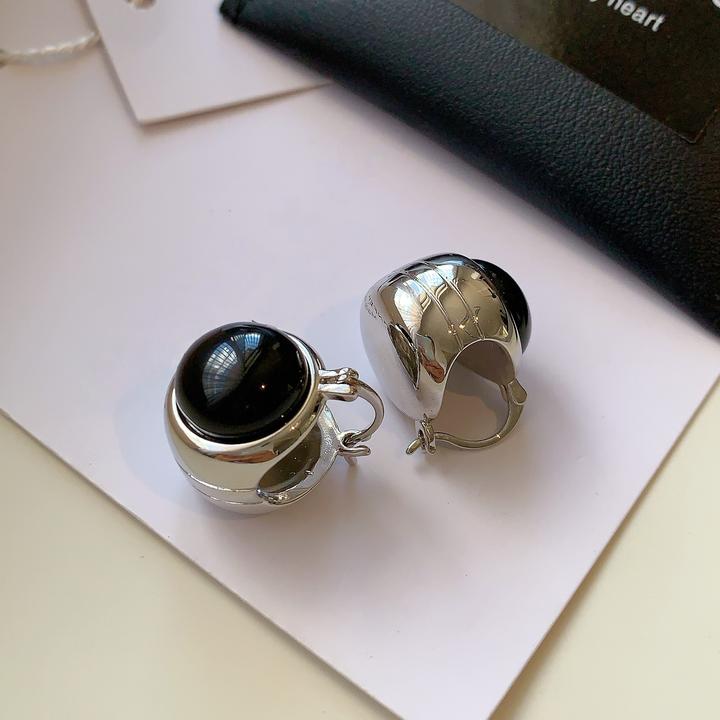 卡柒 铜合金耳饰 双面黑色耳钉女轻奢小众设计高级感气质百搭耳饰