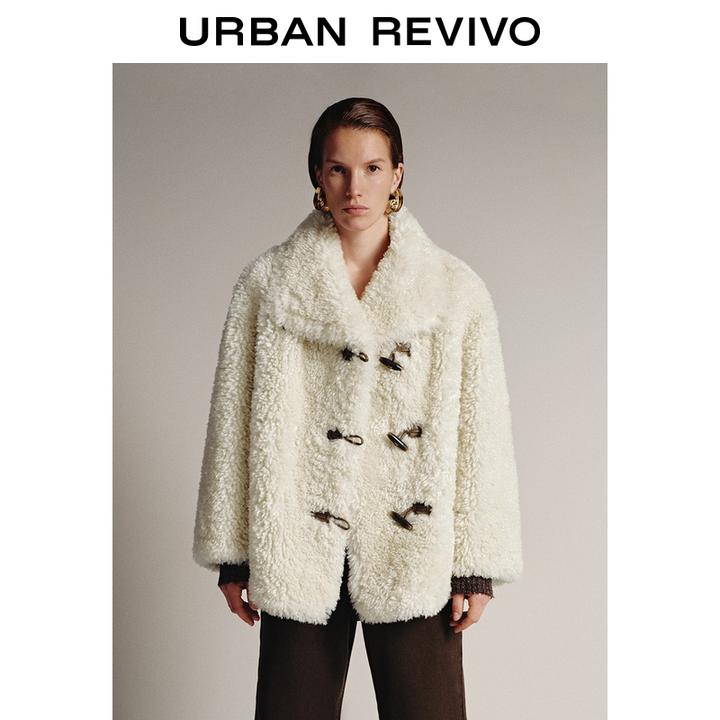 UR2025秋季新款女装魅力复古毛绒羊角扣外套UWG150154+