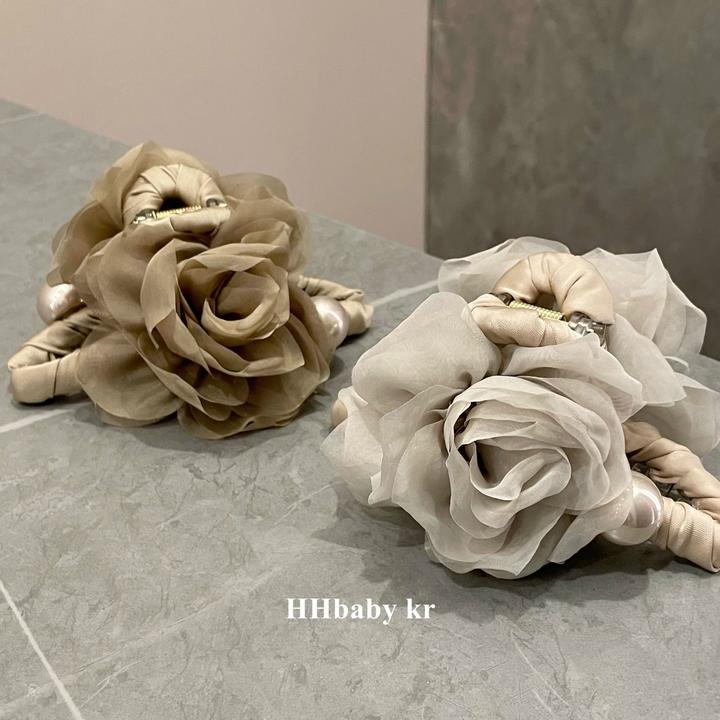 温柔花朵款山茶花抓夹韩国新款气质发夹后脑勺盘发鲨鱼夹子发卡女