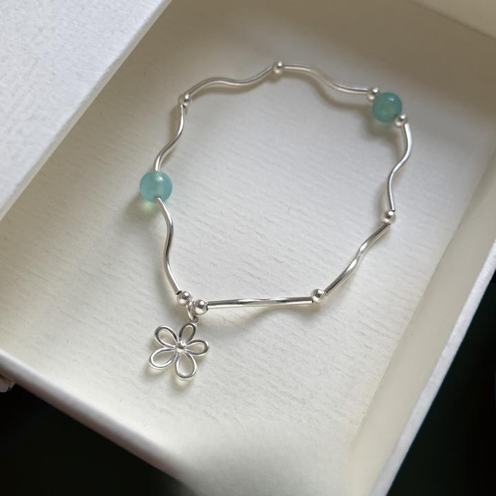 弯管水滴串珠花朵手链女轻奢小众精致2025新款叠戴饰品高级感时尚